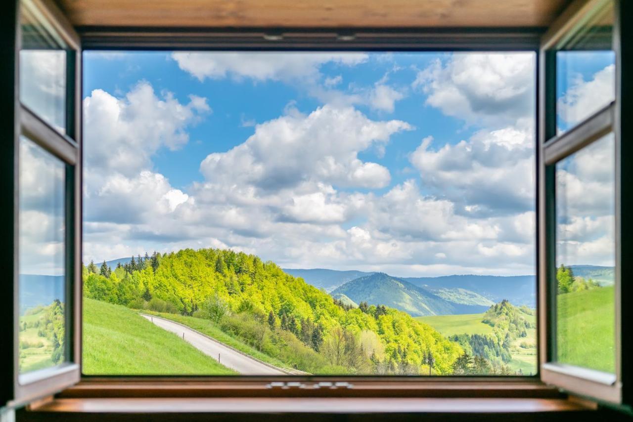 Salas Syrex Zázrivá Buitenkant foto
